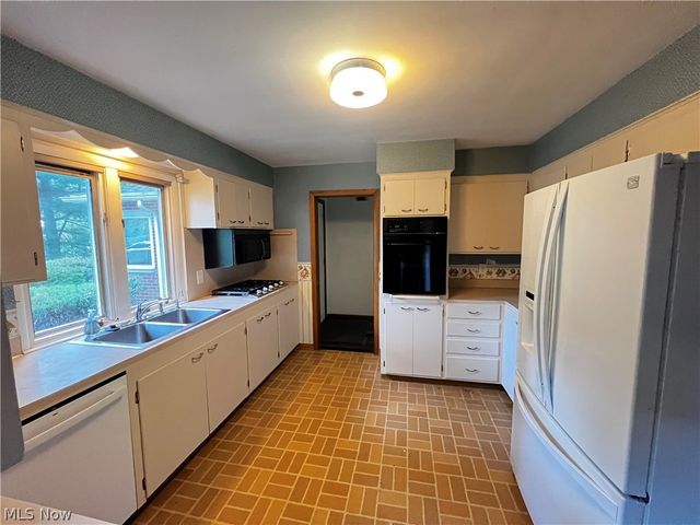 7447 Sylvan Drive, Kent, OH 44240