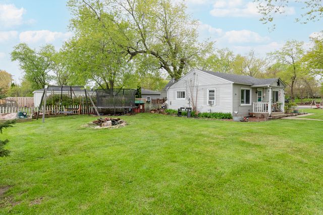 20929 W Sanrem Avenue, Lake Villa, IL 60046