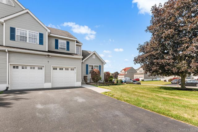 7 Woodfield Drive, Washingtonville, NY 10992