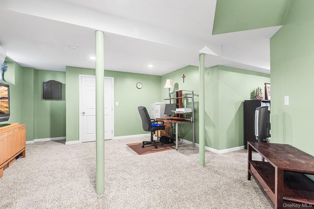 7 Woodfield Drive, Washingtonville, NY 10992