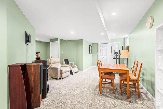 7 Woodfield Drive, Washingtonville, NY 10992