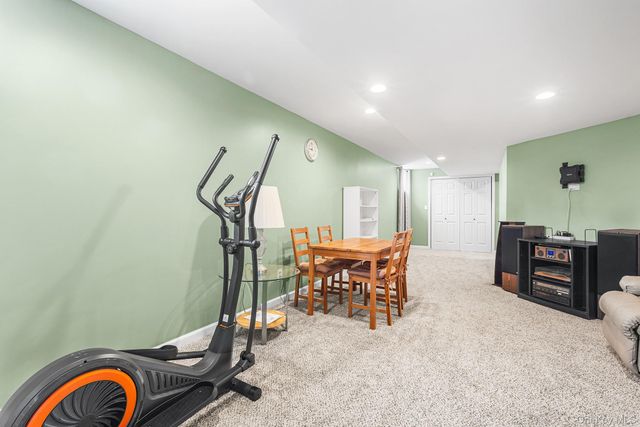 7 Woodfield Drive, Washingtonville, NY 10992