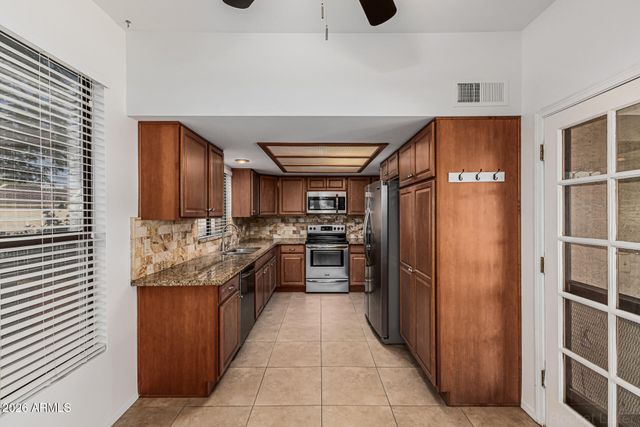 9707 W Kerry Lane, Peoria, AZ 85382