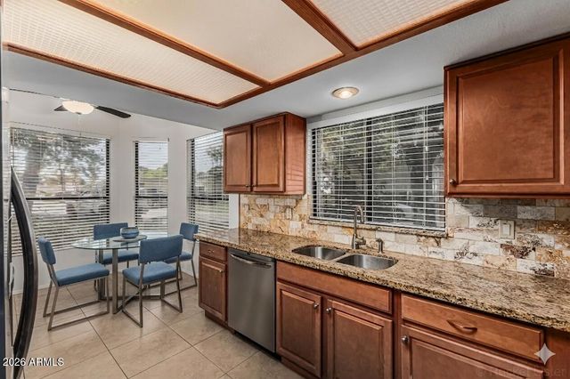 9707 W Kerry Lane, Peoria, AZ 85382