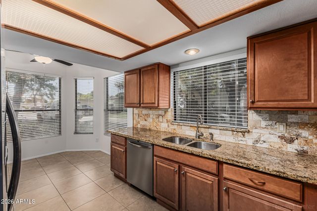 9707 W Kerry Lane, Peoria, AZ 85382