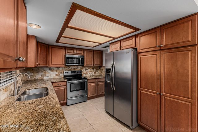 9707 W Kerry Lane, Peoria, AZ 85382