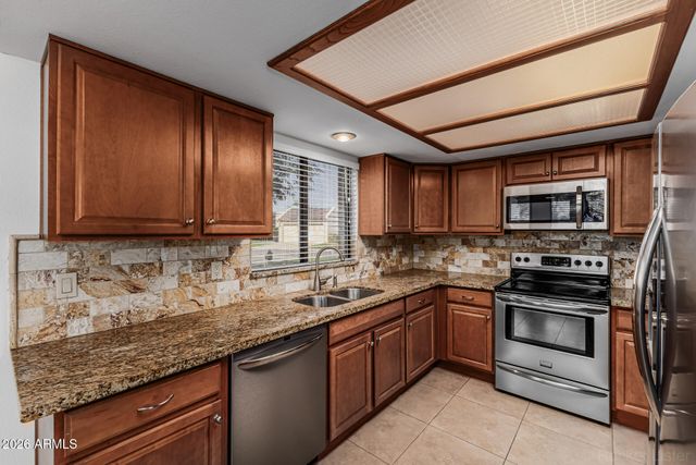 9707 W Kerry Lane, Peoria, AZ 85382