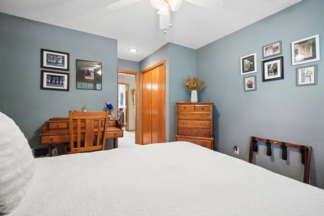 401 S 8th Avenue, Eldridge, IA 52748