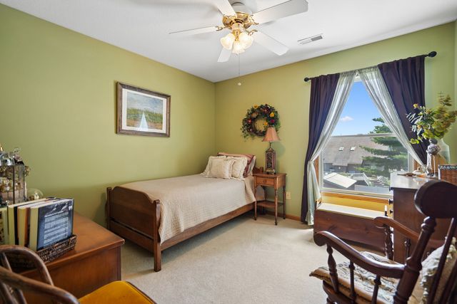 401 S 8th Avenue, Eldridge, IA 52748