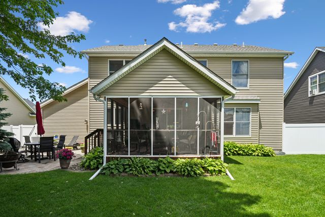 401 S 8th Avenue, Eldridge, IA 52748