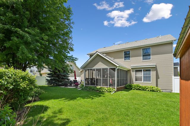 401 S 8th Avenue, Eldridge, IA 52748