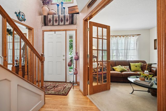401 S 8th Avenue, Eldridge, IA 52748