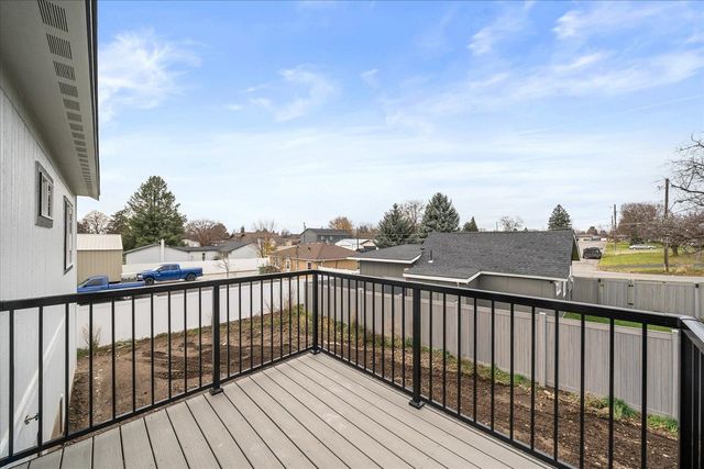 327 N Bannen Rd, Spokane Valley, WA 99216