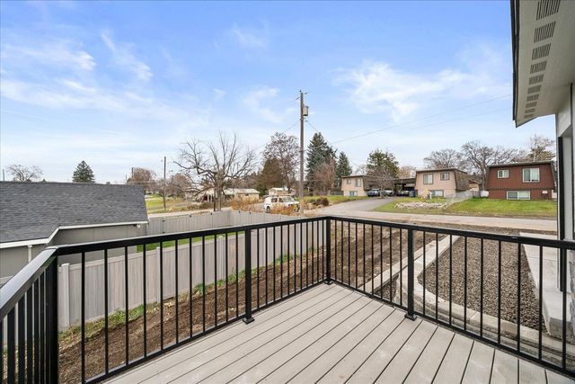 327 N Bannen Rd, Spokane Valley, WA 99216