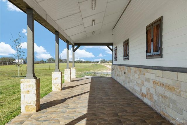 19921 E Los Venados Drive, Edinburg, TX 78542