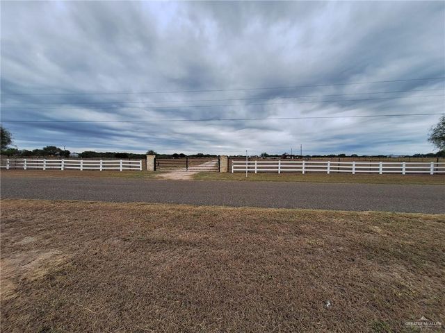 19921 E Los Venados Drive, Edinburg, TX 78542