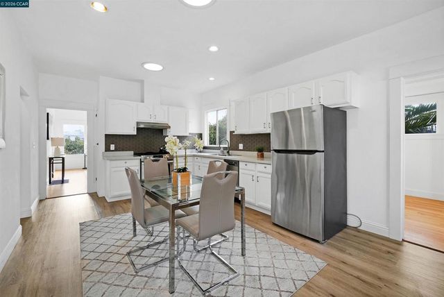 2011 2011 Rosedale Ave, Oakland, CA 94601