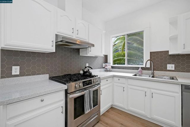 2011 2011 Rosedale Ave, Oakland, CA 94601