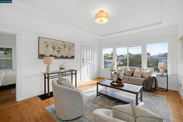 2011 2011 Rosedale Ave, Oakland, CA 94601