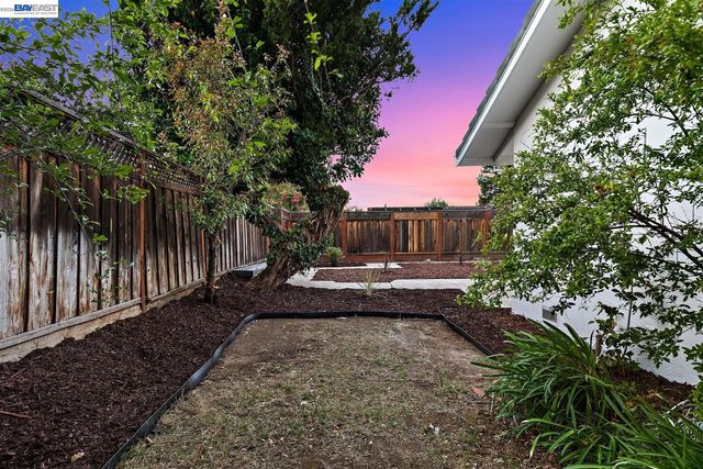 1149 Geneva St, Livermore, CA 94550