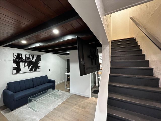 2809 SW 8th St B, Fort Lauderdale, FL 33312