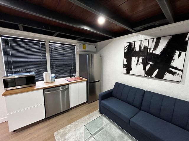 2809 SW 8th St B, Fort Lauderdale, FL 33312