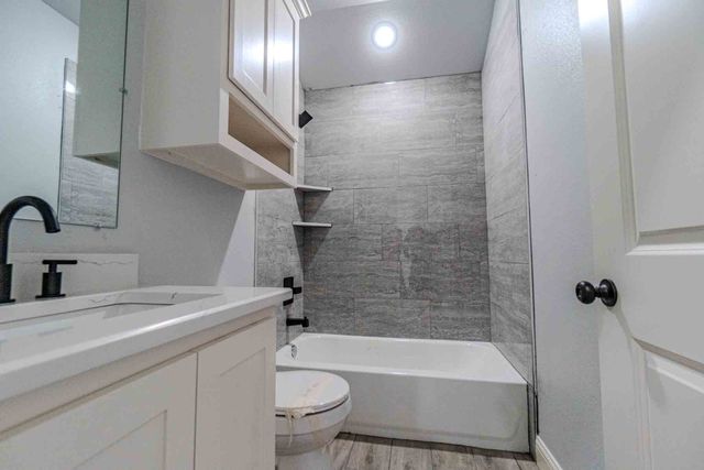 3406 Woodlake Drive, Granbury, TX 76048