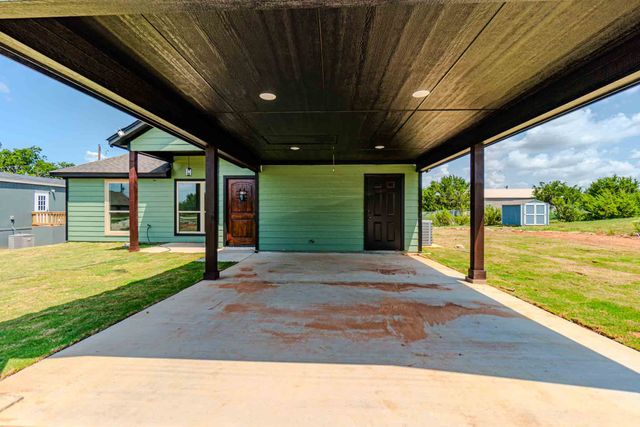 3406 Woodlake Drive, Granbury, TX 76048