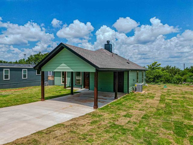 3406 Woodlake Drive, Granbury, TX 76048