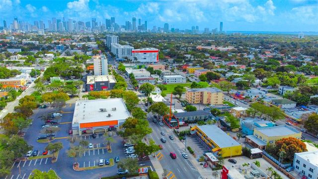 2340 SW 8th St, Miami, FL 33135