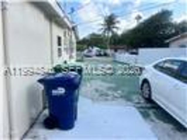 1261 NE 209th Ter 1, Miami, FL 33179