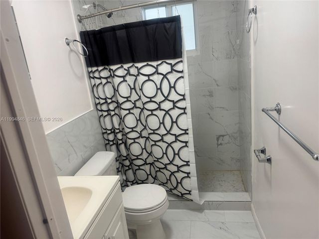 1261 NE 209th Ter 1, Miami, FL 33179