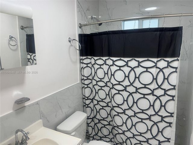 1261 NE 209th Ter 1, Miami, FL 33179