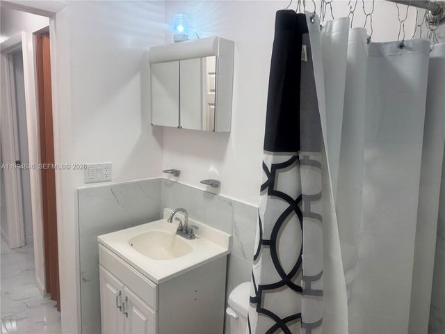 1261 NE 209th Ter 1, Miami, FL 33179