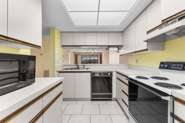 1938 GOLFVIEW DRIVE 1938, Tarpon Springs, FL 34689