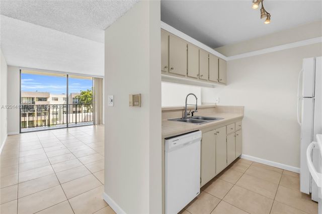 8002 SW 149th Ave B411, Miami, FL 33193