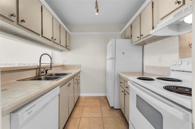 8002 SW 149th Ave B411, Miami, FL 33193