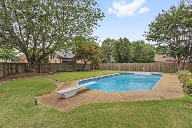 1405 ASBURY DR, Collierville, TN 38017