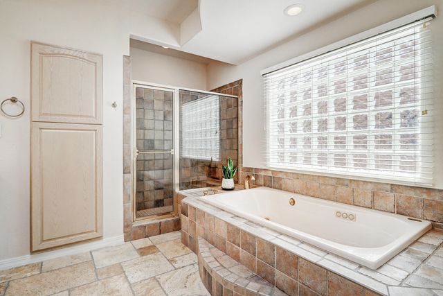 8423 Petaluma Drive NE, Albuquerque, NM 87122