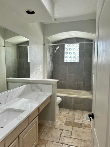 8423 Petaluma Drive NE, Albuquerque, NM 87122