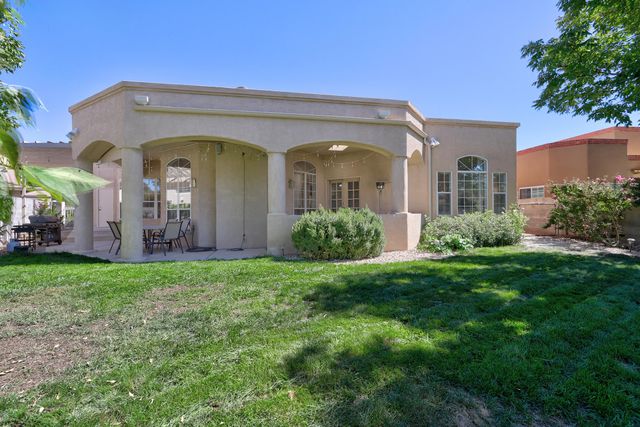 8423 Petaluma Drive NE, Albuquerque, NM 87122
