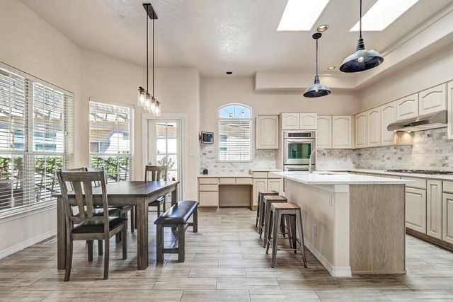 8423 Petaluma Drive NE, Albuquerque, NM 87122