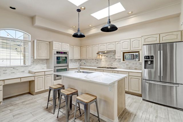 8423 Petaluma Drive NE, Albuquerque, NM 87122