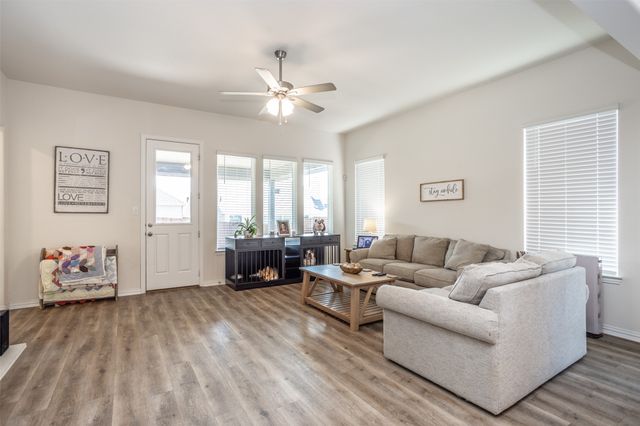 3520 Austin Street, Gainesville, TX 76240