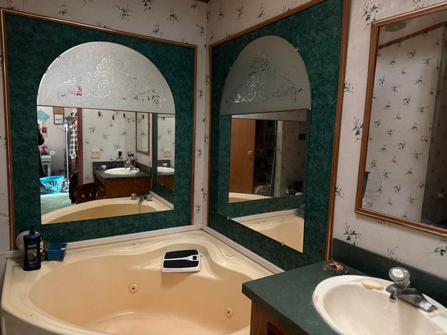 319 E Frank Street, Mitchell, IN 47446