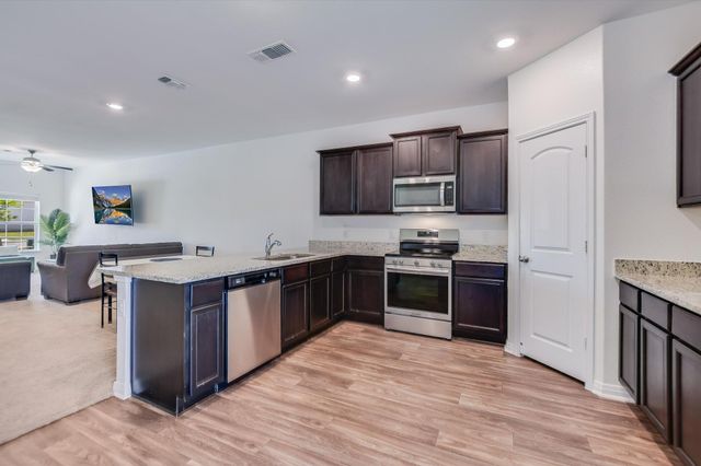 145 Riverdale DR, Jarrell, TX 76537