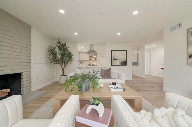 2113 S Forest, Santa Ana, CA 92704
