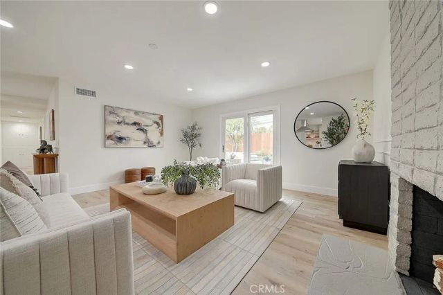 2113 S Forest, Santa Ana, CA 92704