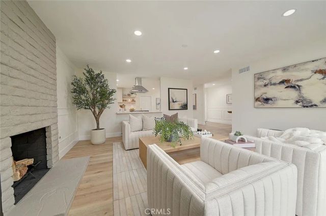 2113 S Forest, Santa Ana, CA 92704