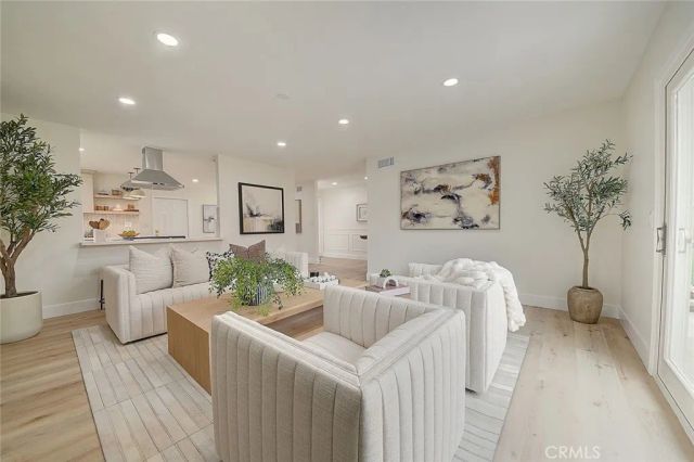 2113 S Forest, Santa Ana, CA 92704